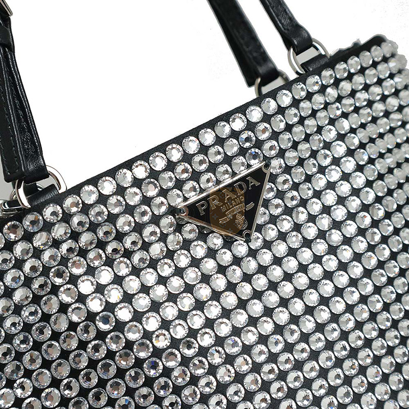 Pra*a triangle chain shoulder bag 1ba253 (20*18cm)